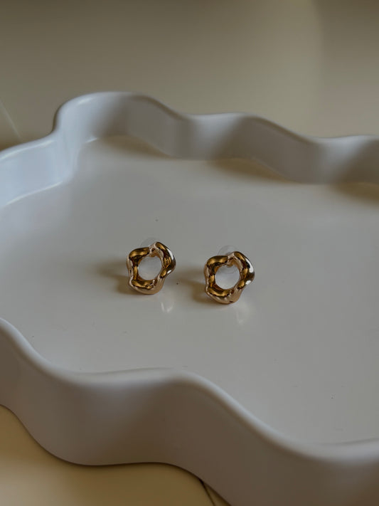 Gold round earings small