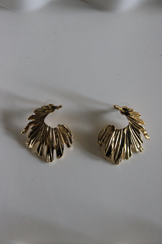 Medium sized gold beach earings